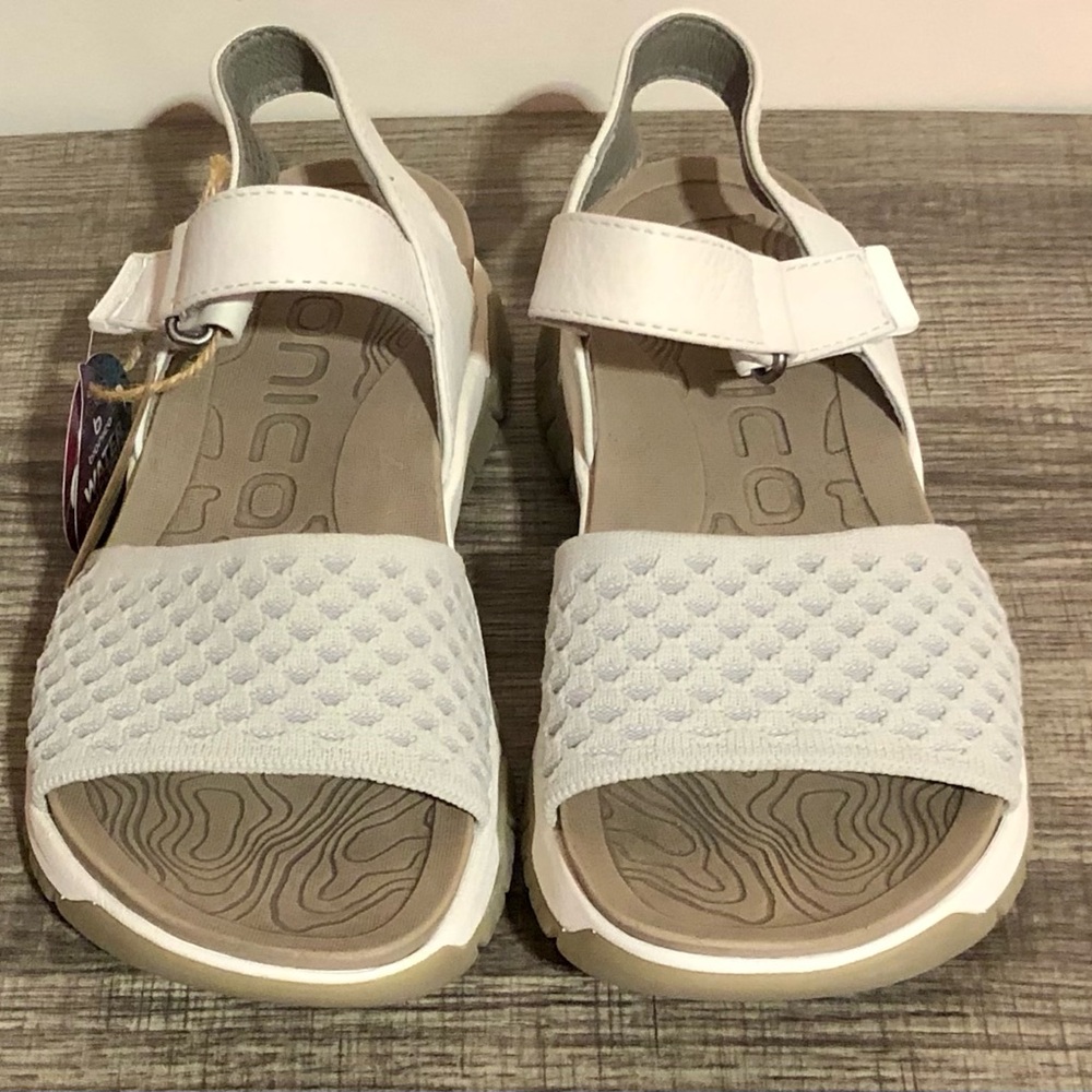 Bionica Women's Nacola Sport White Comfort Sandals Size 7.5 NWT